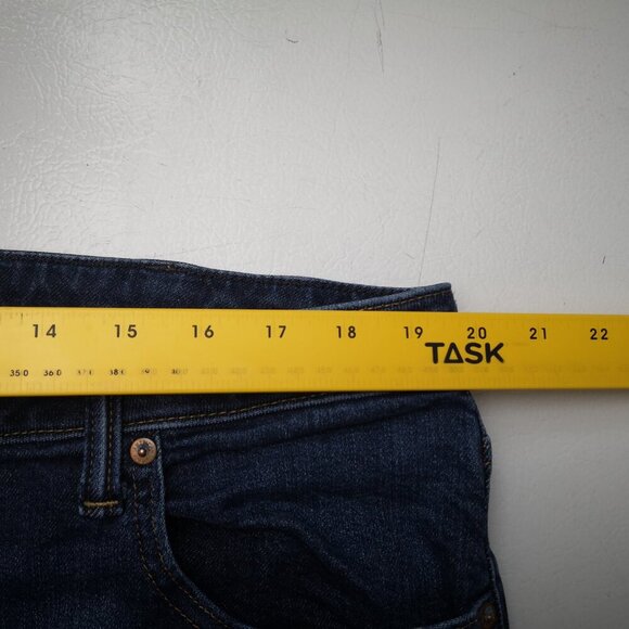 American Eagle Flex Men's Size 40/30 Medium Wash Zipper & Button Closure Jeans - Picture 7 of 16